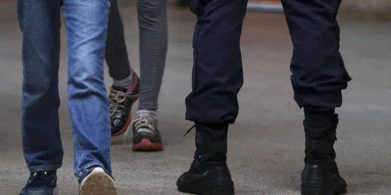 Justiça suspende regras de escolas cívico-militares em SP