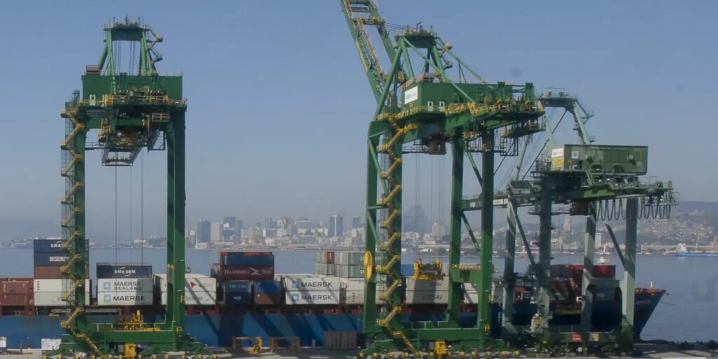 Portos brasileiros movimentaram 1,4 bi de toneladas de cargas em 2025
