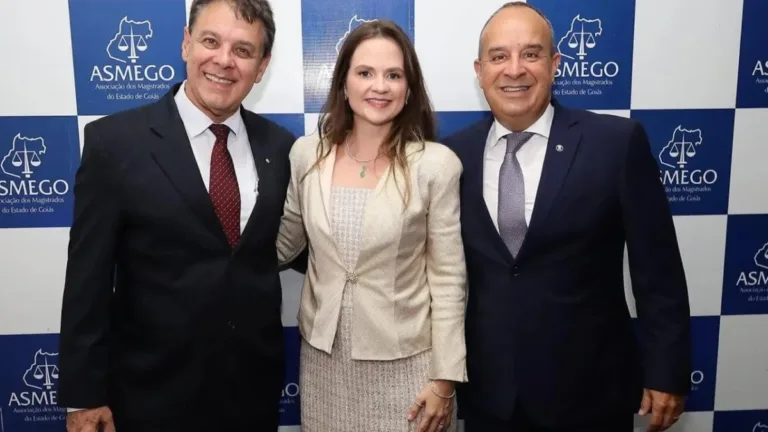 Nathália Arantes assume presidência da Asmego para o triênio 2026–2029
