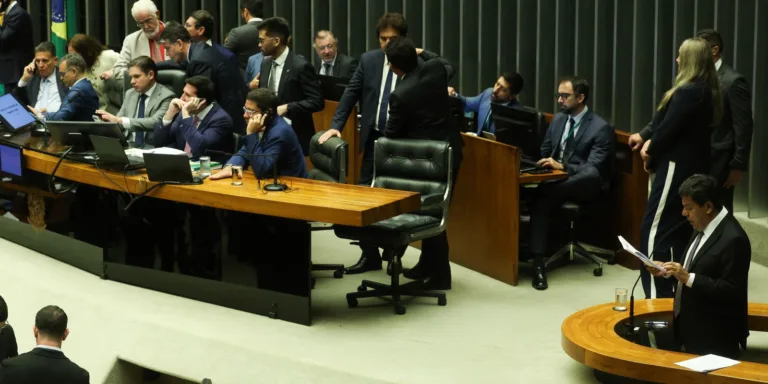 Câmara aprova em segundo turno PEC da Segurança Pública