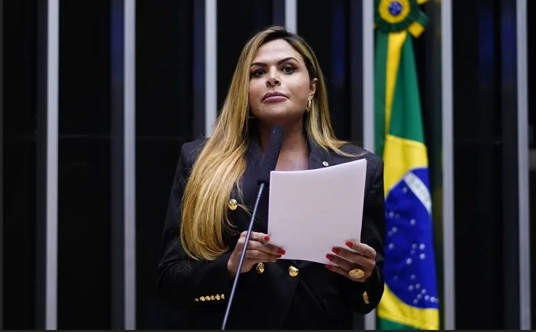 Câmara aprova lei que criminaliza homicídio vicário e amplia proteção na Lei Maria da Penha