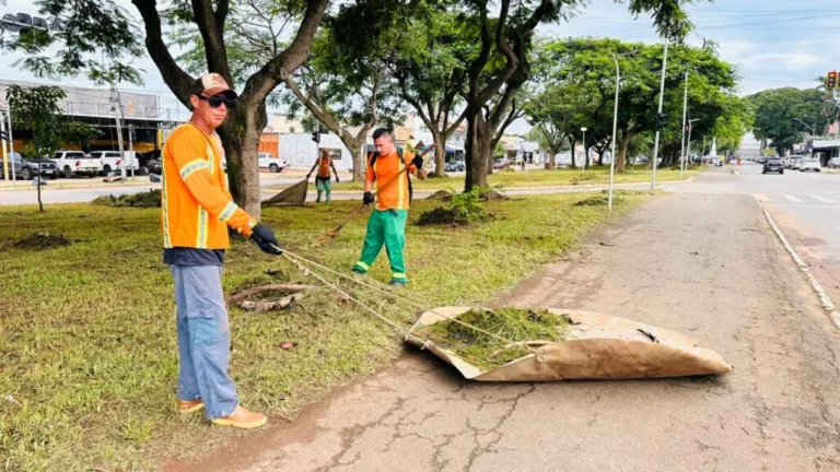 Comurg executa poda de gramados em 15 bairros nas regiões Sul e Noroeste de Goiânia