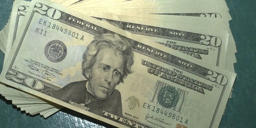 Apesar de guerra, dólar cai 1,27%, e bolsa sobe 3% na semana