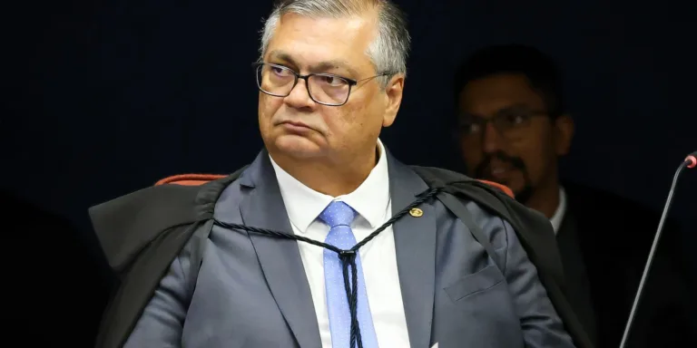 Dino proíbe saques em espécie de emendas parlamentares