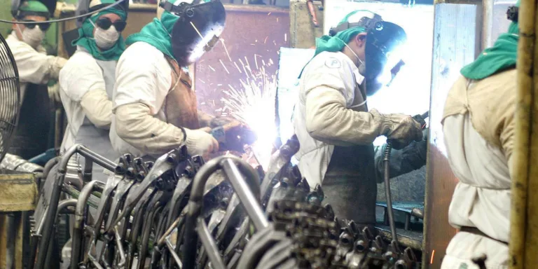 Indústria de máquinas e equipamentos começa 2026 em desaceleração