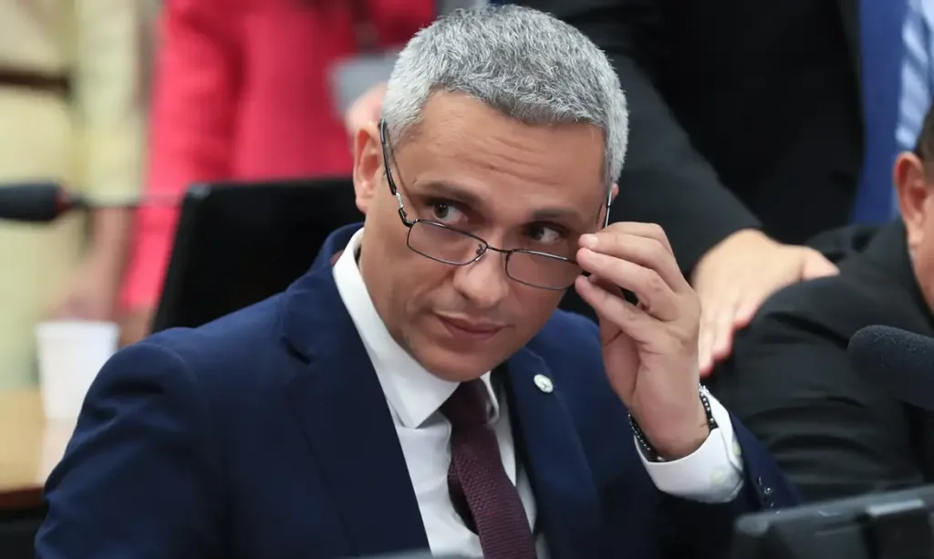 Deputado federal goiano, Gustavo Gayer vira réu no STF por injúria contra presidente Lula