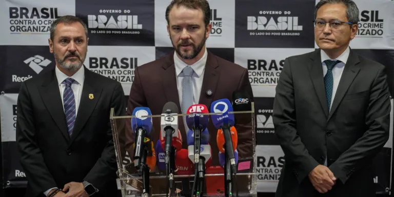 Brasil e EUA anunciam acordo de combate ao tráfico de armas e drogas