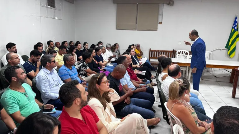 Comurg promove palestra sobre linguagem jurídica simples a servidores