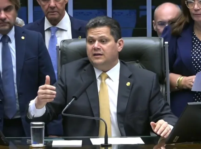 Congresso decide destino do veto de Lula ao PL da dosimetria em votação que pode reconfigurar penas do 8 de janeiro e alcançar Bolsonaro