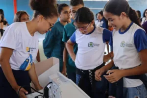 Escolas municipais realizam eleição de vereadores mirins para atuação na Câmara Municipal