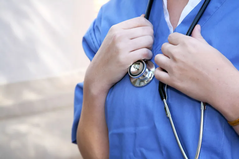 TJ de Goiás mantém bolsa integral do ProBem a estudante de Medicina após mudança de regra