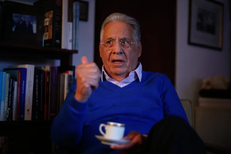 Justiça de São Paulo interdita FHC após pedido dos filhos por Alzheimer