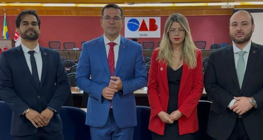 Justiça tranca ação penal contra advogada presa por delegado dentro do próprio escritório