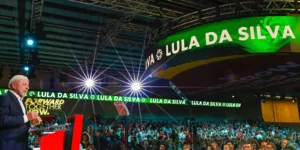 Lula fala para milhares na Espanha e pede coerência dos progressistas