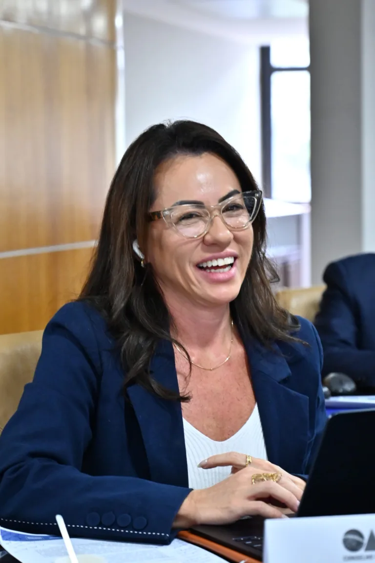 Secretária-Geral da OAB-GO representa a seccional em encontro nacional, em Brasília