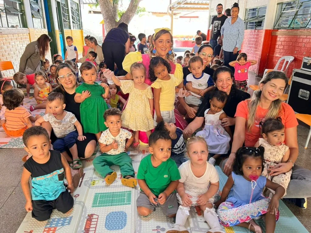 Concerto Didático leva música clássica às crianças da Creche Caetano Fóglia