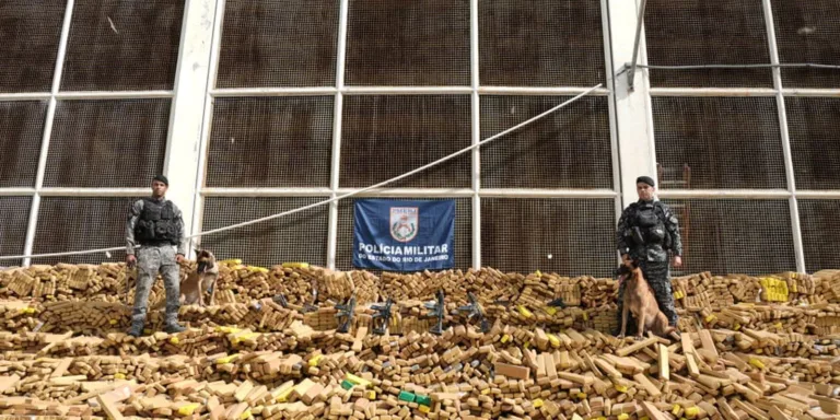 RJ: Operação na Maré apreende recorde de 48 toneladas de drogas