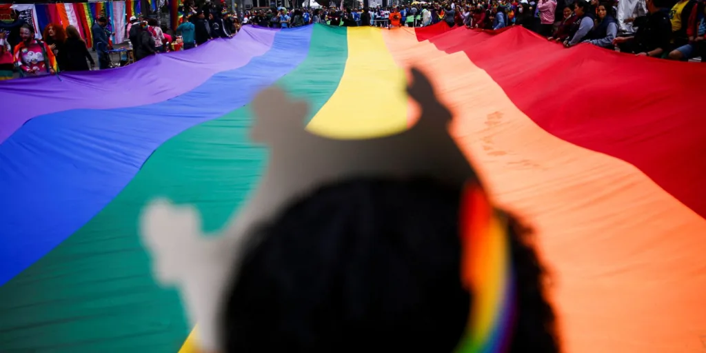 Parada do Orgulho LGBT+ de SP 2026 abordará importância do voto