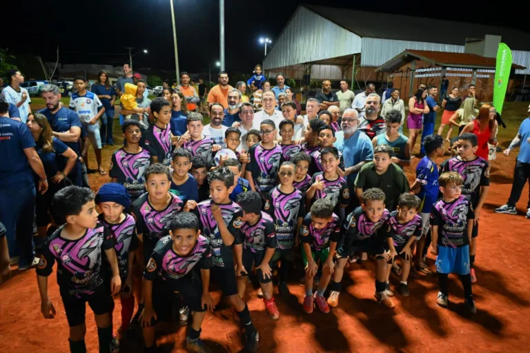 Mabel lança revitalização do campo de futebol do Residencial Orlando de Morais