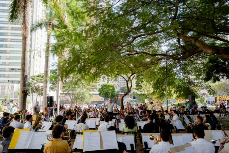 Concerto Itinerante leva Orquestra Jovem Joaquim Jayme e Coro Juvenil de Goiânia à Praça do Ipê