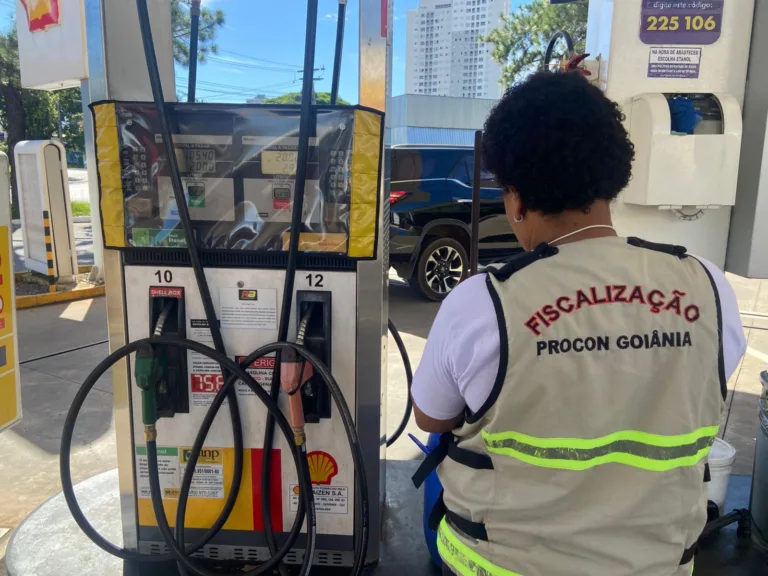Procon Goiânia notifica postos de combustíveis para apresentação de notas fiscais