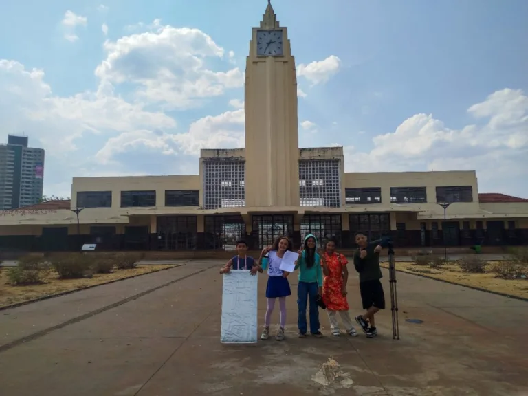 Professor da rede municipal de Goiânia apresenta projeto de cinema escolar em conferência internacional