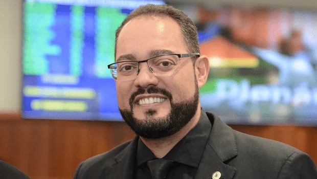 Projeto prevê intimação em nome de advogado e pagamento direto de honorários em processos administrativos