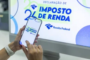 Receita Federal paga restituição automática do IR via Pix em 15 de julho
