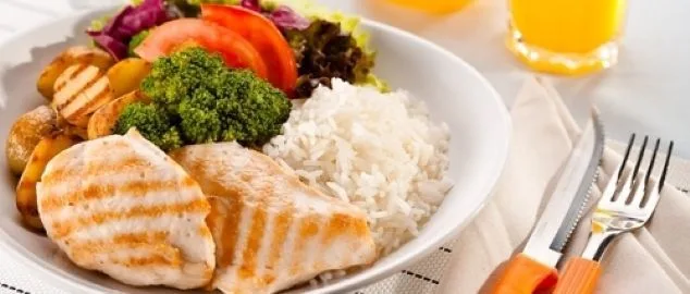 Tribunal do Trabalho proíbe retirada de vale-alimentação pago habitualmente a radialista