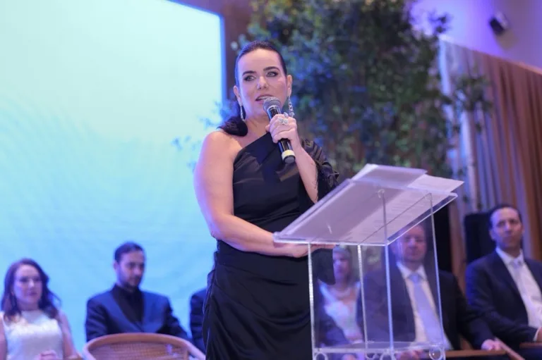 a2f35355-d1cd-40c8-8920-3a5295f2e587