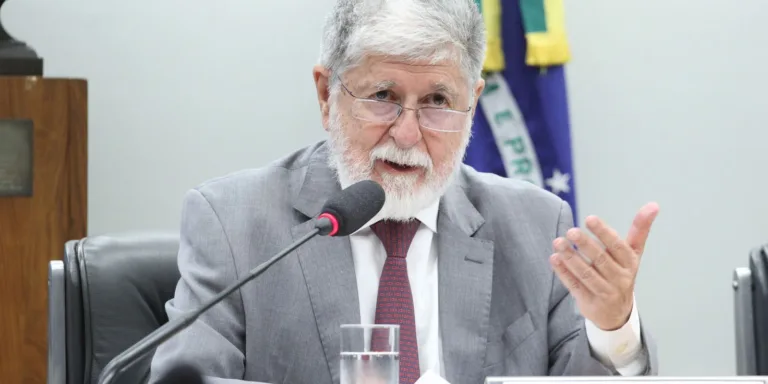 Pretexto para intervenção é inaceitável, diz Celso Amorim