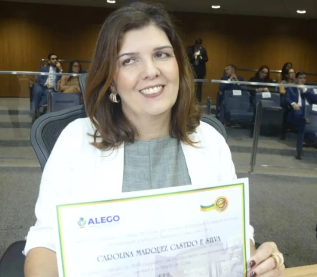 Carolina Marquez é homenageada em sessão solene dedicada à advocacia familiarista