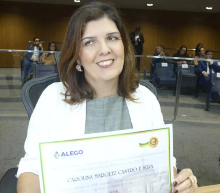 Carolina Marquez é homenageada em sessão solene dedicada à advocacia familiarista