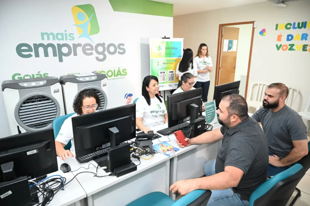 Feirão de Empregos oferece 730 vagas no comércio e eventos