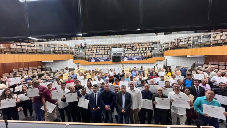 Garis da Comurg recebem homenagem da Câmara Municipal de Goiânia