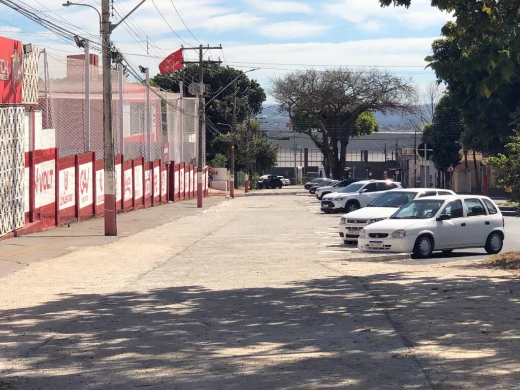 Prefeitura de Goiânia constrói calçadão no entorno do Estádio OBA