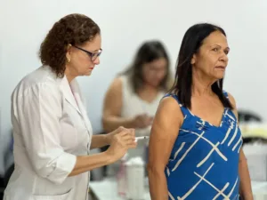 Com mais salas, Prefeitura de Goiânia acelera vacinação e bate recorde contra gripe
