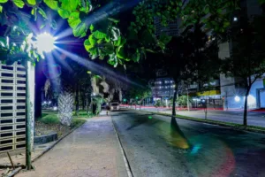 Brilha Goiânia oferece canal 24h para reparos em iluminação pública