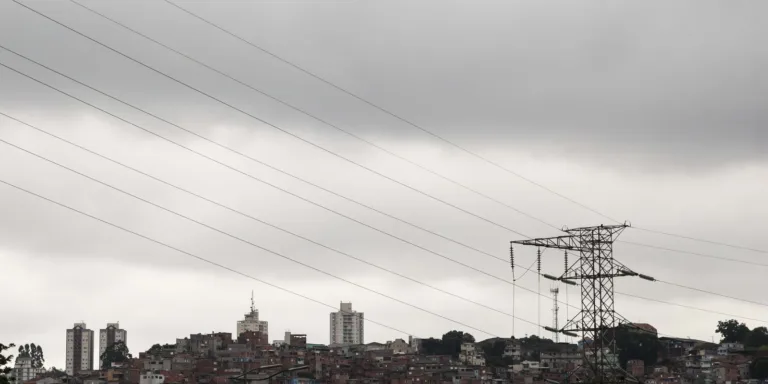 Fim de semana será de temporal no Sudeste e chuva intensa no Norte