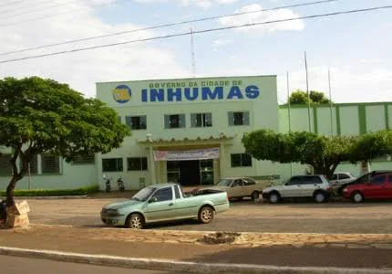 Juiz determina convocação de aprovados em concurso após município manter contratações temporárias