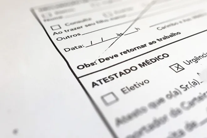 Atestados médicos e prontuários impedem aplicação de faltas injustificadas a servidor público