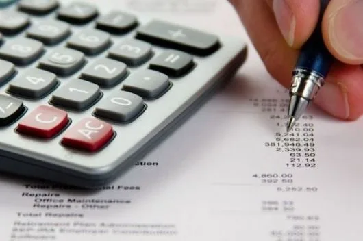 Multas a empresas que descumprirem reforma tributária começam em 2027
