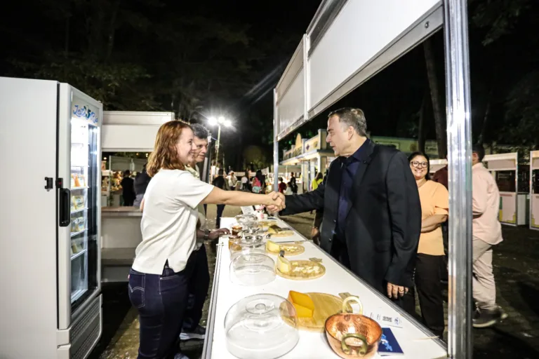 Prefeito Sandro Mabel participa do lançamento do Festival Goiás Gastronomia no Mutirama