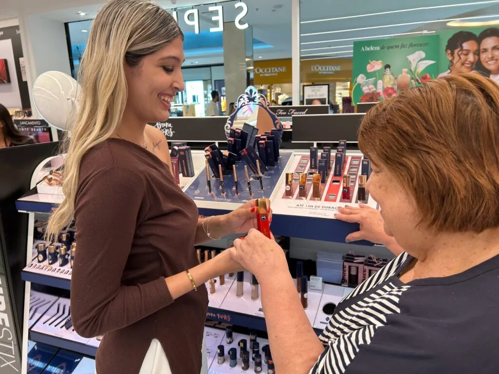 Dia das Mães: Procon Goiás encontra variação de até 221% nos preços dos presentes