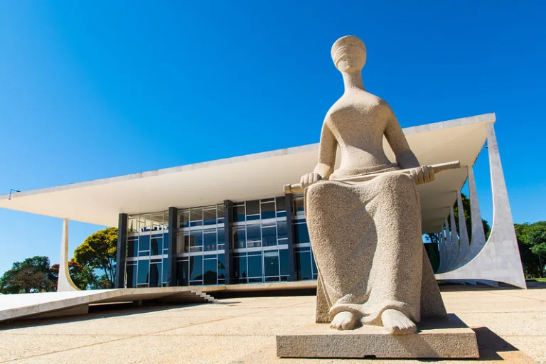 STF esclarece alcance de teto remuneratório e avisa que estão proibidos pagamentos registrados em mais de um contracheque