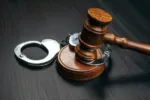 TJGO absolve homem de tráfico em Pirenópolis por provas ilícitas da PM.
