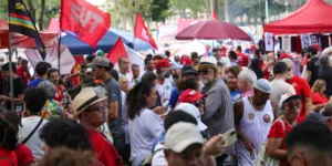 Sindicatos realizam ato pelo direito ao descanso e fim da escala 6x1