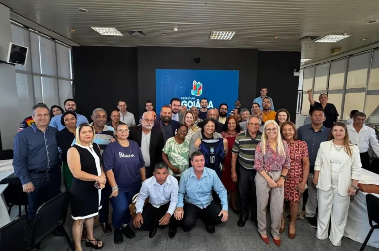 Vice-prefeita coronel Cláudia recebe lideranças comunitárias no dia nacional da categoria