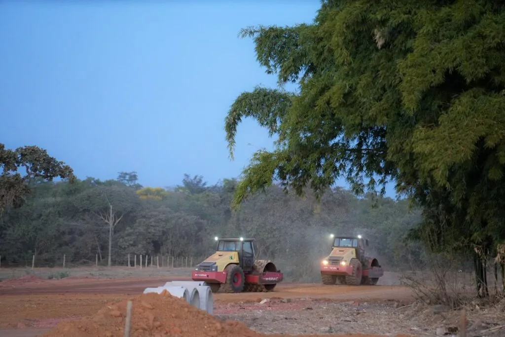 Assinada ordem de serviço para pavimentação da GO-469, entre Abadia de Goiás e Aragoiânia