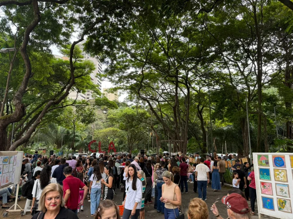Arte no Bosque reúne grande público com primeira edição da Feira Feito à Mão